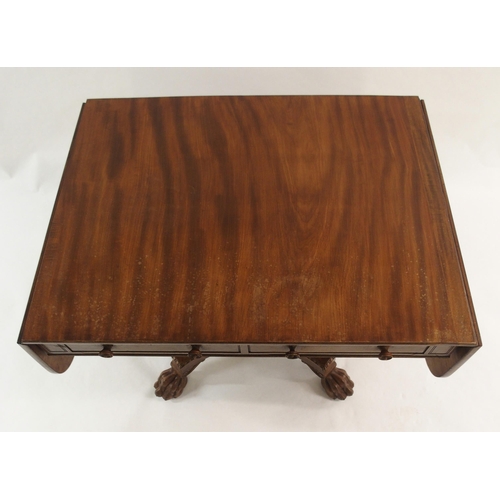 990 - An early Victorian mahogany sofa table