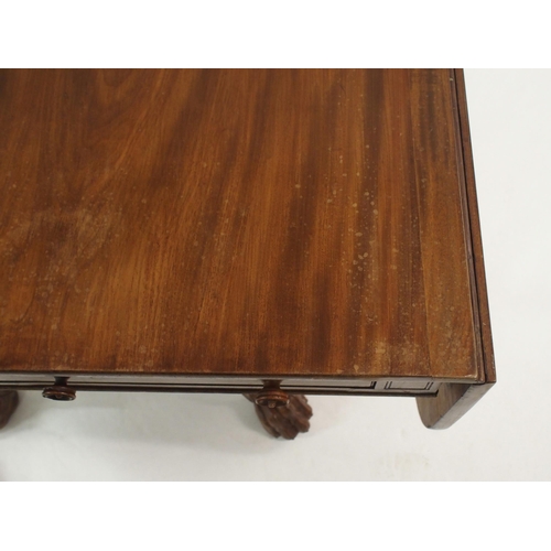 990 - An early Victorian mahogany sofa table