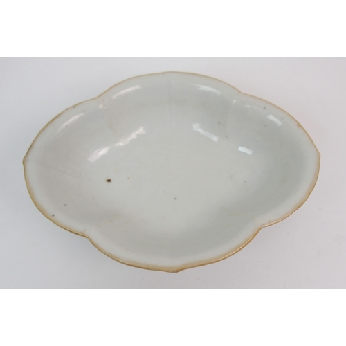 65 - A CANTONESE QUATREFOIL DISH