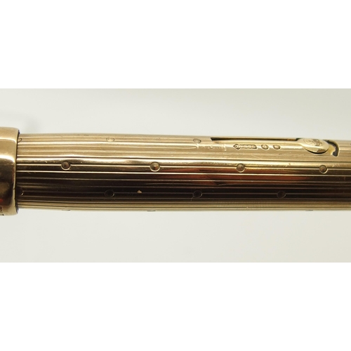 670 - A 9CT GOLD WATERMAN'S IDEAL FOUNTAIN PEN