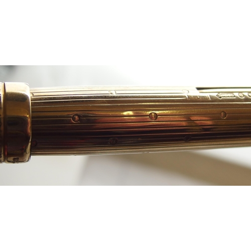 670 - A 9CT GOLD WATERMAN'S IDEAL FOUNTAIN PEN