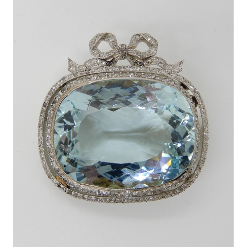 671 - A SUBSTANTIAL AQUAMARINE AND DIAMOND BROOCH