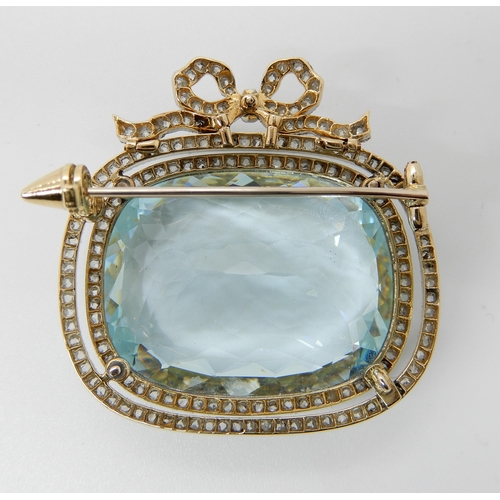 671 - A SUBSTANTIAL AQUAMARINE AND DIAMOND BROOCH