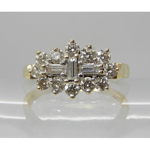 690 - AN 18CT GOLD DIAMOND CLUSTER RING