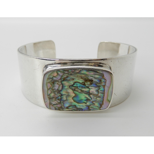 699 - A SILVER RETRO BANGLE BY DANISH DESIGNER PALLE BISGAARD