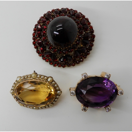 717 - THREE VINTAGE BROOCHES