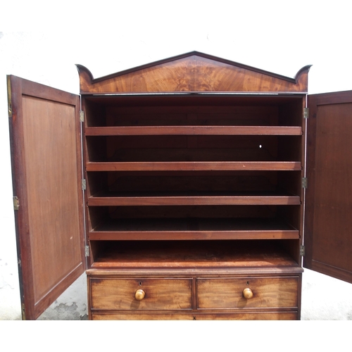 815 - A REGENCY MAHOGANY LINEN PRESS