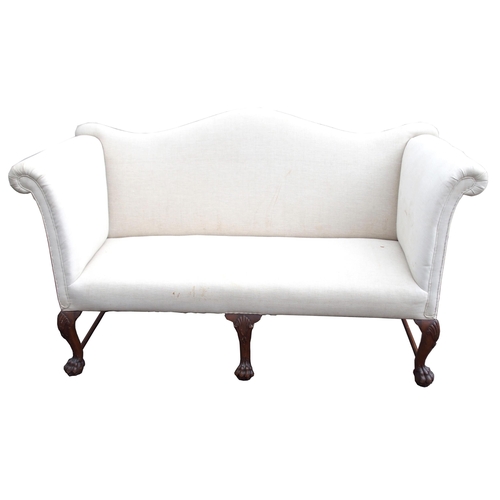 824 - A GEORGIAN STYLE HUMPBACK SETTEE