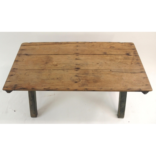 828 - A FRENCH PINE KITCHEN TABLE