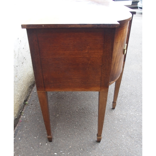 844 - A LATE GEORGIAN MAHOGANY BREAKFRONT SIDEBOARD