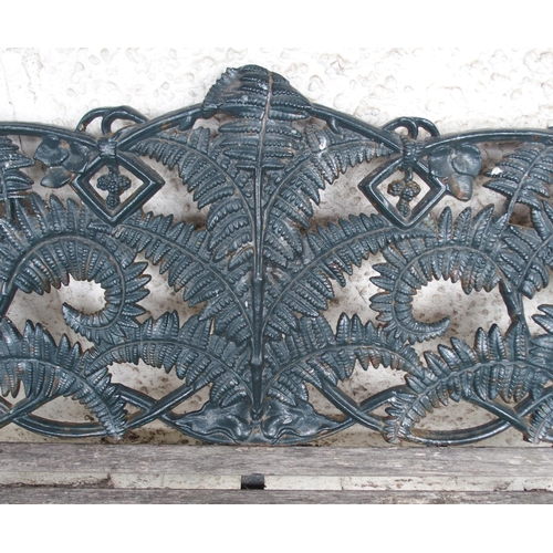 853 - A CAST IRON FERN PATTERN GARDEN BENCH