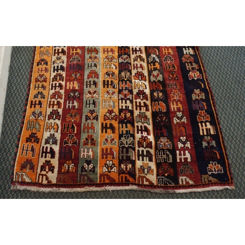 887 - A QUASQAI RUG