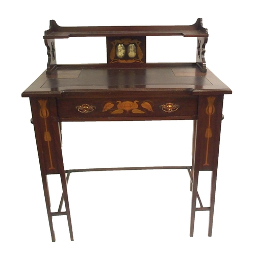 895 - AN ARTS AND CRAFTS MAHOGANY WRITING DESK