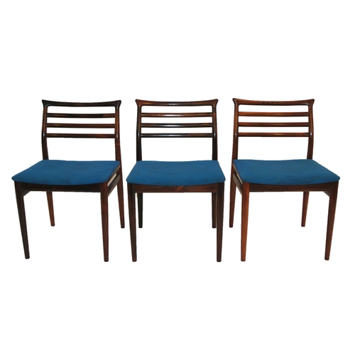 900 - A SET OF SIX 1960S DANISH ERLING TORVITS FOR SORO STOLEFABRIK ROSEWOOD LADDERBACK CHAIRS