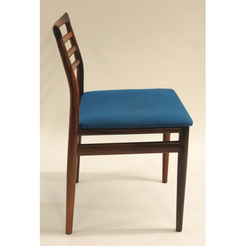 900 - A SET OF SIX 1960S DANISH ERLING TORVITS FOR SORO STOLEFABRIK ROSEWOOD LADDERBACK CHAIRS