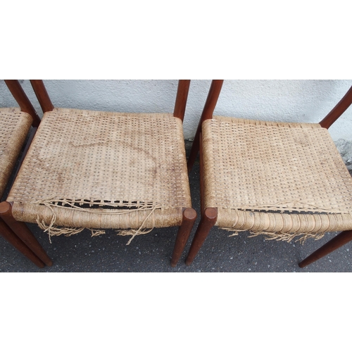 905 - A SET OF TEN J L MOLLER TEAK CHAIRS