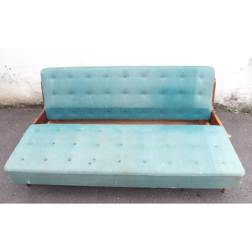 907 - A MID-CENTURY FINNISH SOFA BED