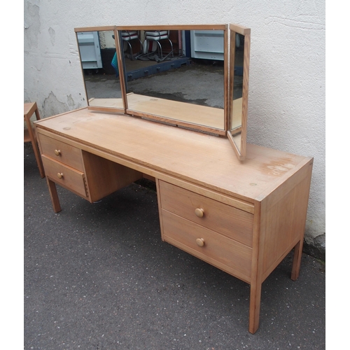 909 - A MID-CENTURY PINE DRESSING TABLE WITH TRIPLE MIRRORS