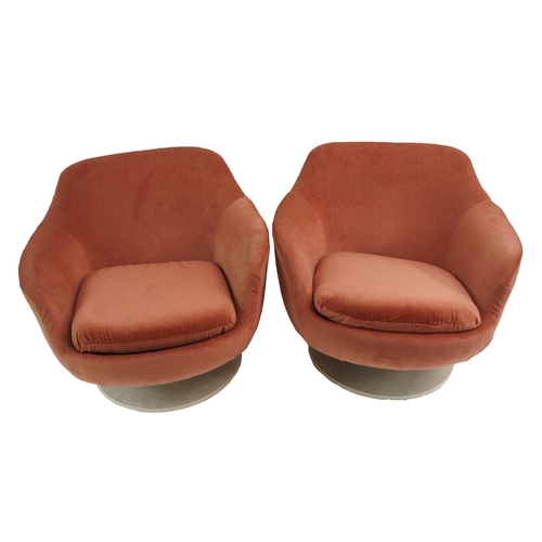 914 - A PAIR OF SWEDISH WEDFURN MID-CENTURY PINK UPHOLSTERED TUB CHAIRS