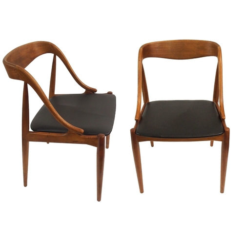 916 - A PAIR OF DANISH JOHANNES ANDERSON FOR ULDUM MOBEL FABRICK MID-CENTURY TEAK CHAIRS