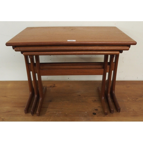 108 - A mid 20th century teak Danish Arne Wahl Iversen for Vinde Mobelfrabrik nest of three tables, 44cm h... 