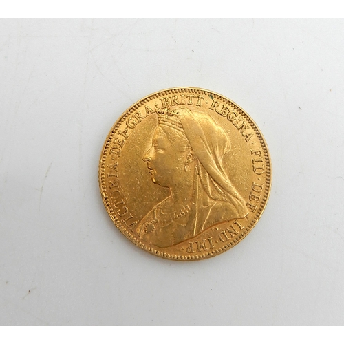 362F - VICTORIAN SOVEREIGN 1900, 8 grams