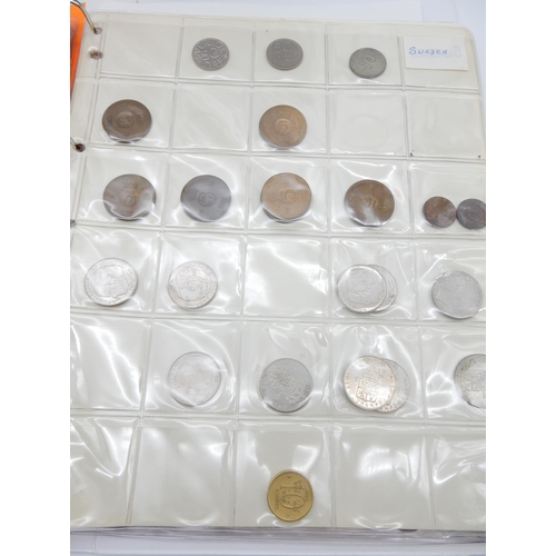 363 - CHINESE EMPIRE CASH COINS together with coin collectors sheets from China, Singapore, South Africa, ... 