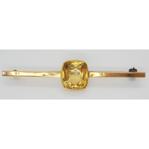 572 - A 15ct gold citrine set brooch, the citrine is approx 12.2mm x 11mm, weight 3.9gms