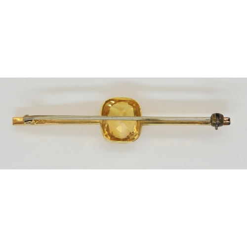 572 - A 15ct gold citrine set brooch, the citrine is approx 12.2mm x 11mm, weight 3.9gms