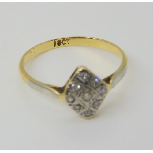 578 - An 18ct gold vintage diamond ring, set with estimated approx 0.15cts of eight cut diamonds, size M, ... 