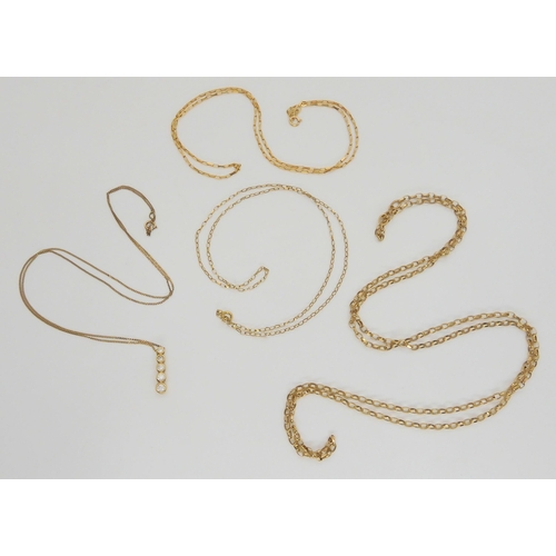 581 - A 9ct gold 72cm long diamond cut belcher chain, together with three other 9ct gold chains, weight to... 