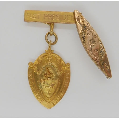 586 - A 9ct gold Rosebery Burns Club, Past Presidents medallion, weight 13.4gms, together with a gold plat... 