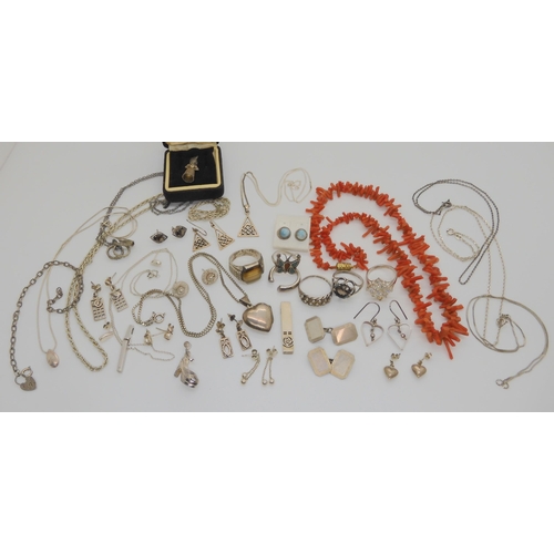 605 - A string of coral fringe beads, and a collection of silver and costume jewellery