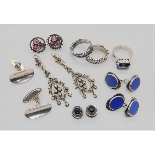 614 - A collection of silver jewellery made by Jean Dorothy Stone, to include blue agate cufflinks, garnet... 