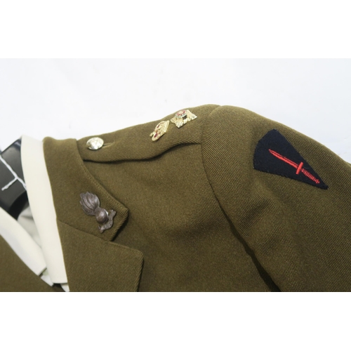 391A - A Royal Artillery Lieutenant Colonel's service dress uniform by Gieves & Hawkes of Savile Row, c... 