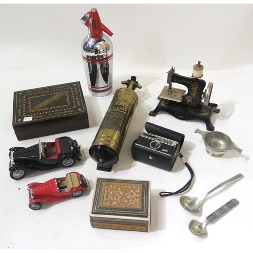 457A - Assorted collectable items, to include a chrome Sparklet soda siphon, Instamatic camera, Norwegian p... 