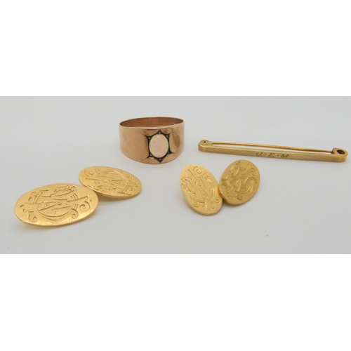 585 - A pair of 18ct gold cufflinks weight 9.7gms, a 9ct bar brooch weight 2.9gms, together with a Ge... 