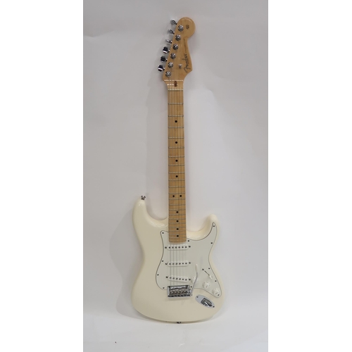 467 - FENDER STRATOSCASTER electric guitar with tremolo in Olympic white, serial number Z9325172 with Fend... 