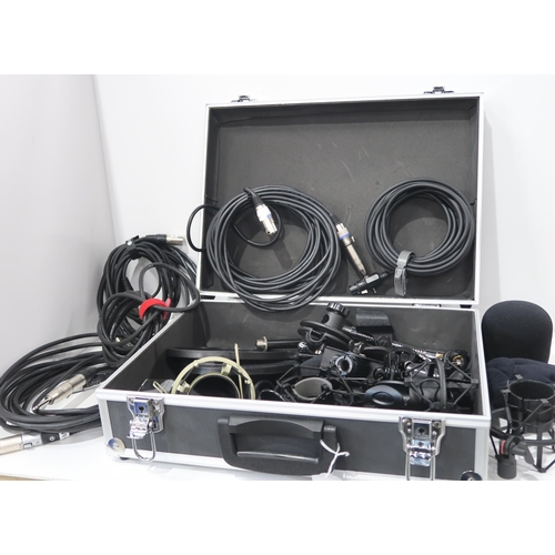 476 - A quantity of microphones in a studio fitted case with Rode, SE Electronics, Shure, Samson, img, Beh... 