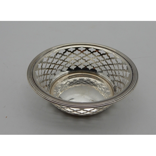 359E - A collection of silver and EPNS including a silver bon bon dish, by Walker & Hall, Sheffield, ca... 