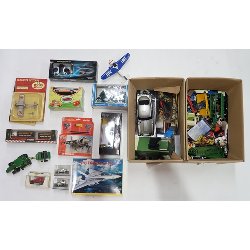 426 - Two boxes of assorted boxed and loose toys, to include remote-control vehicles, diecast models by Mo... 