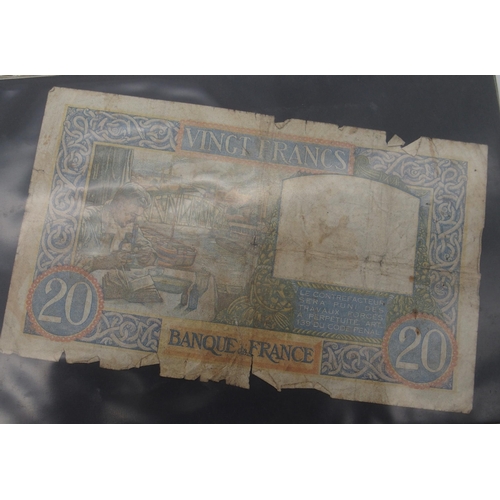 347 - A collection of banknotes with WW2 The Japanese Government One Ruppee and Ten Ruppee, One Centavo  a... 