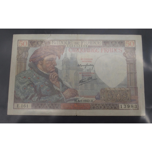 347 - A collection of banknotes with WW2 The Japanese Government One Ruppee and Ten Ruppee, One Centavo  a... 