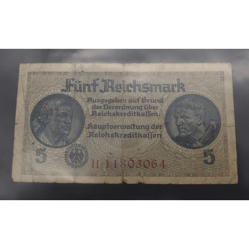 347 - A collection of banknotes with WW2 The Japanese Government One Ruppee and Ten Ruppee, One Centavo  a... 