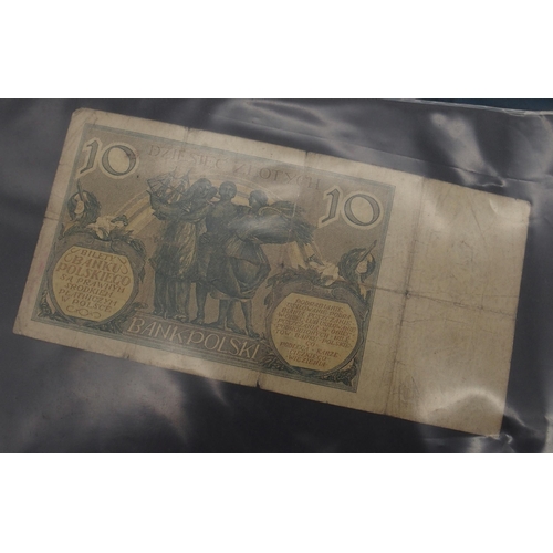 347 - A collection of banknotes with WW2 The Japanese Government One Ruppee and Ten Ruppee, One Centavo  a... 