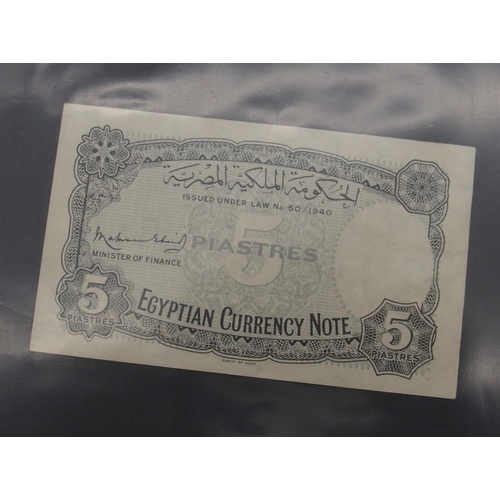 347 - A collection of banknotes with WW2 The Japanese Government One Ruppee and Ten Ruppee, One Centavo  a... 