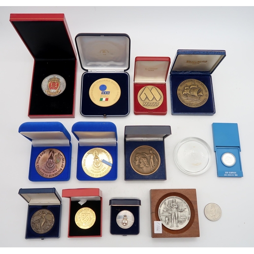 474 - A collection of presentation medals, to include the Royal College of Surgeons, Thailand; College of ... 