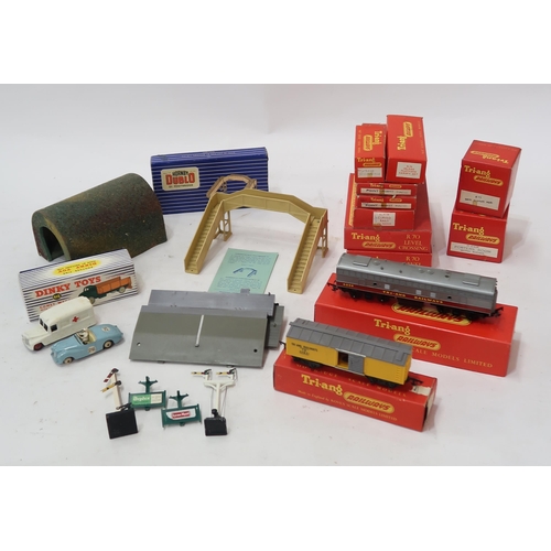 532 - Various Tri-ang model railway components, mostly boxed, including an R55 B-B Diesel Locomotive, R114... 