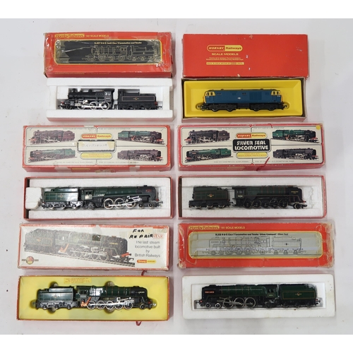 535 - Various boxed Hornby locomotives to include a Silver Seal R.861 B.R. Class 9F 2-10-0 