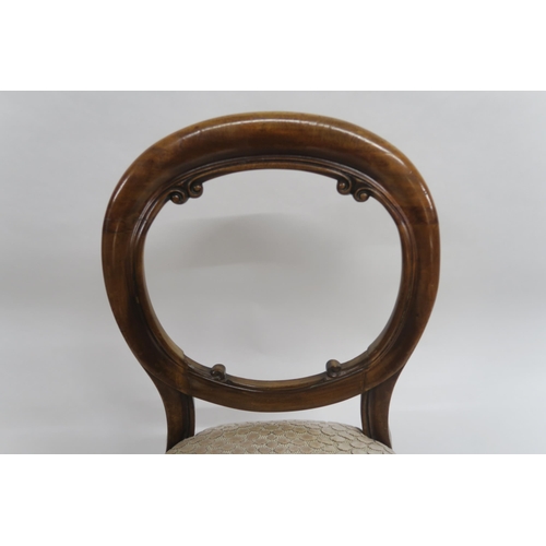 84 - A Victorian mahogany circular tilt topped breakfast table on tripod base, 74cm high x 128cm diameter... 